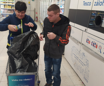 Aktuality / Aktivita výkup plastových fliaš - foto