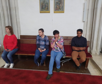 Aktuality / Návšteva kostola a milé posedenie na fare - foto
