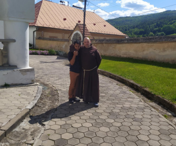 Aktuality / Návšteva kostola a milé posedenie na fare - foto